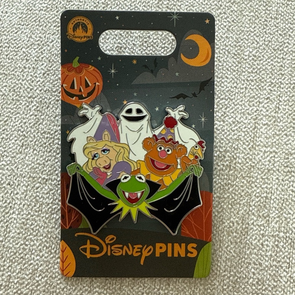 LE Sold Out in Disney Muppets Pin Halloween